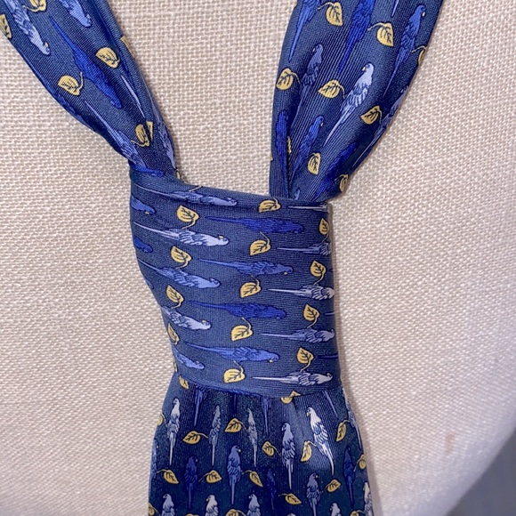 Mens Burberry 💯% Silk Steely Blue Bird TIE. Like NEW Condition! Pristine 🦜60” - Picture 4 of 15